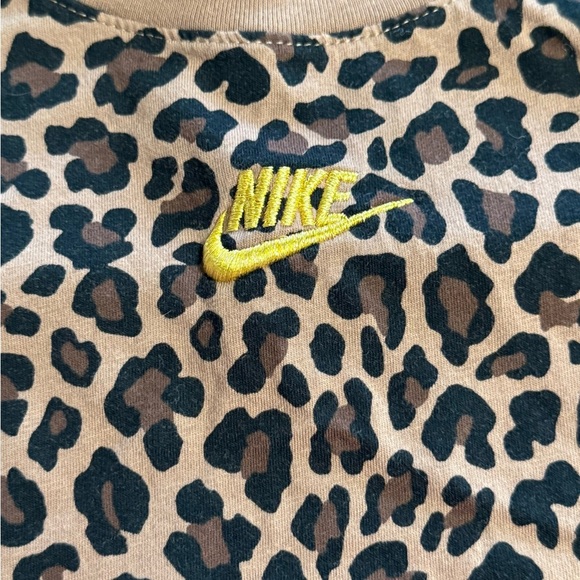 The Nike Tee Women’s Leopard Print Long Sleeve Tan/Black with Yellow Logo NWOT - Picture 3 of 4